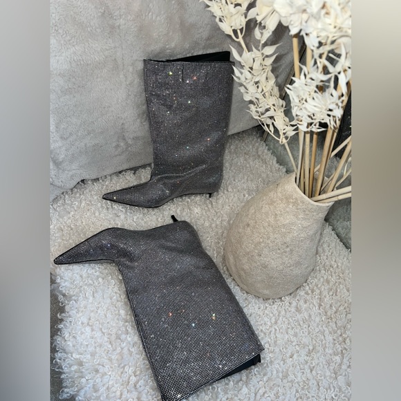ZARA NEW SILVER SHINY SPARKLY GLITTER KITTEN
HEELED BOOTS SIZE 39 TAGS ATTACHED - Picture 8 of 10